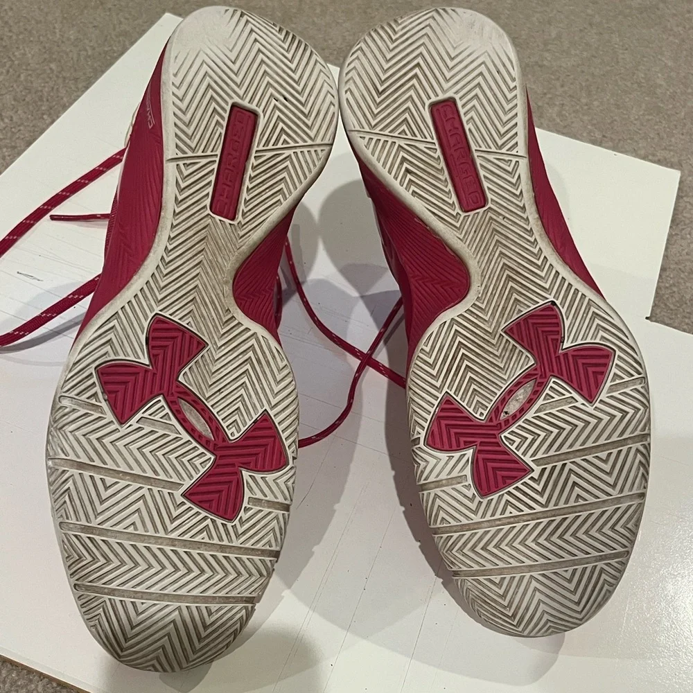 Under armour clutch fit basketball cut shoes - Picture 9 of 10